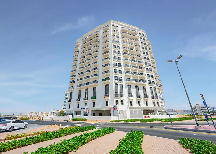 Cozy And Contemporary Studio In Dubailand