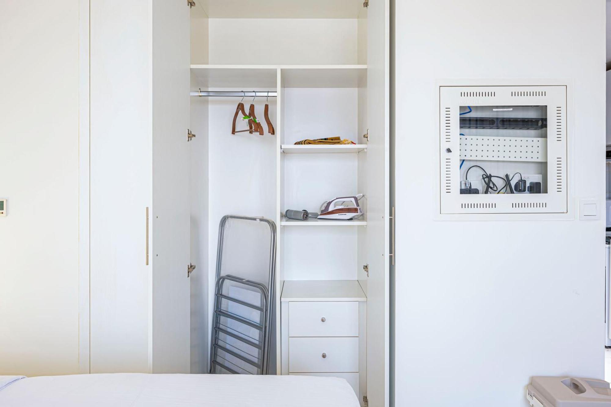 Cozy And Contemporary In Dubailand Apartment Dubai