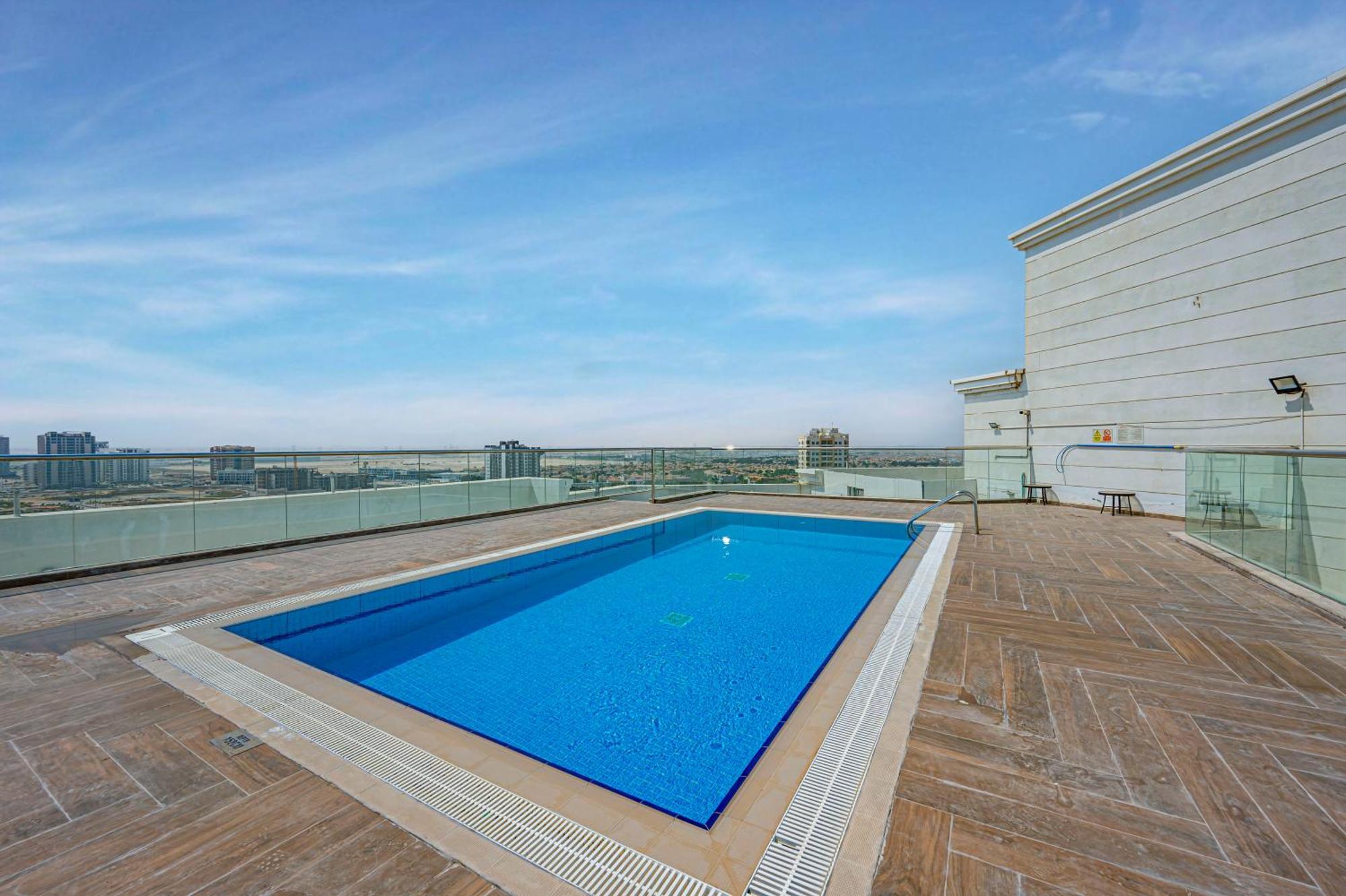 Cozy And Contemporary In Dubailand *